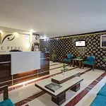 The Pearl- A Royal Residency