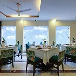 The Pearl- A Royal Residency
