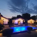 Luxury Farmhouse In Chhatarpur With Pool