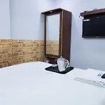 Deluxe Rooms In Malviya Nagar