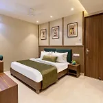 Saltstayz Premier - Paschim Vihar