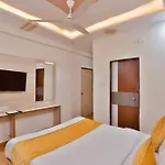 Hotel Golden Tower At Delhi Airport