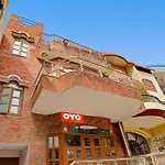 Hotel O Premium Stay Near Dlf Avenue Saket