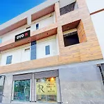 Hotel O Crown Inn