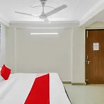 Hotel O South Plaza Near Qutab Minar Metro Station
