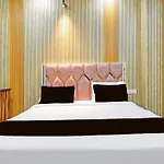 Hotel O Crown Inn