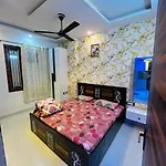 Beautiful Apartment 1 Bhk Apartment In New Delhi