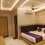 International Hotel Pg By A1Rooms