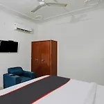 Collection O Mayank Guest House Near Iskcon Temple Noida