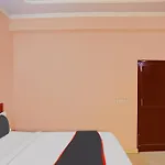Collection O Mayank Guest House Near Iskcon Temple Noida