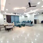 Homlee-Virasat 3Bhk Flat Central Del-Lift-Parking