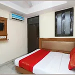 Deluxe Mahesh Inn Near New Delhi Railway Station