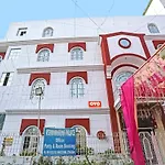Hotel O Raas Near Near Laxmi Nagar Metro Station