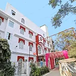 Hotel O Raas Near Near Laxmi Nagar Metro Station