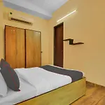 Hotel O The Arrow Near Uttam Nagar East Metro Station