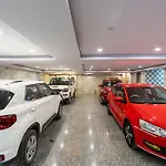 Homlee-Classic 4Bhk Flat Central Del-Lift-Parking
