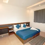Hotel Prem Dulexe\' 200 M From New Delhi Railway Station