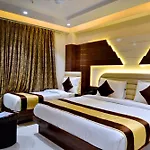 Hotel Grand Plaza In City Centre - At New Delhi Railway Station