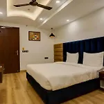 Hotel O Golden Eye Inn