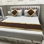 Hotel Shree Guru 3 Minute From New Delhi Railway Station
