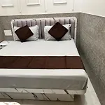Hotel Shree Guru 3 Minute From New Delhi Railway Station