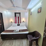 Stay Residency - Green Park Metro Station Gate No - 1