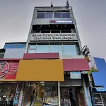 Oyo Townhouse Green Park Residency 3