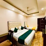 Hotel Kabeer\' Front Of New Delhi Railway Station & 5 Minute From Connaught Place