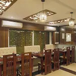 Hotel Roomsity Pride Plaza