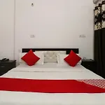 Hotel O Silver Palace Near Dwarka Sector 9 Metro Station