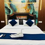 Hotel Happy Palace Opposite Saket Metro