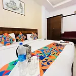Hotel Redstone - Near Igi Airport