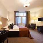 Hotel Mdf Tela Near Igi Airport Delhi