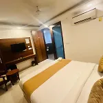 Hotel G-Lory Suite Near By Igi Airport