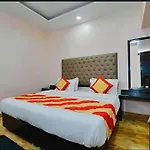 Hotel Star View \'2Mins From Metro Station Near 5Mins Distance New Delhi Railway Station