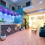 Airport Hotel Square Plaza