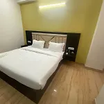 Hotel Fuchsia Stay