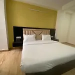 Hotel Fuchsia Stay