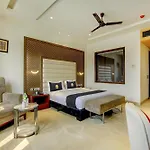 Super Townhouse Oak Hotel C Pearls