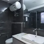 Red Rose Homestay - Rooms With Kitchenette