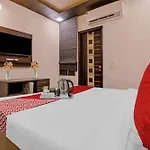 Oyo 90274 Hotel Knight Inn