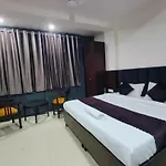 Hotel Starline Residency