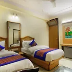 Hotel De Holiday International @ New Delhi Station