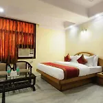 Hotel De Holiday International @ New Delhi Station