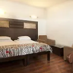 Oyo 358 Sarojini Nagar