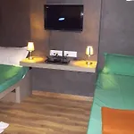 Sams Snooze At My Space