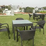76 Friends Colony