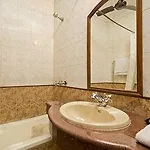 Oyo Rooms Gk 1 Premier