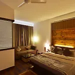 Shreyans Inn