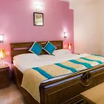 Oyo Rooms New Friends Colony Crossroad
